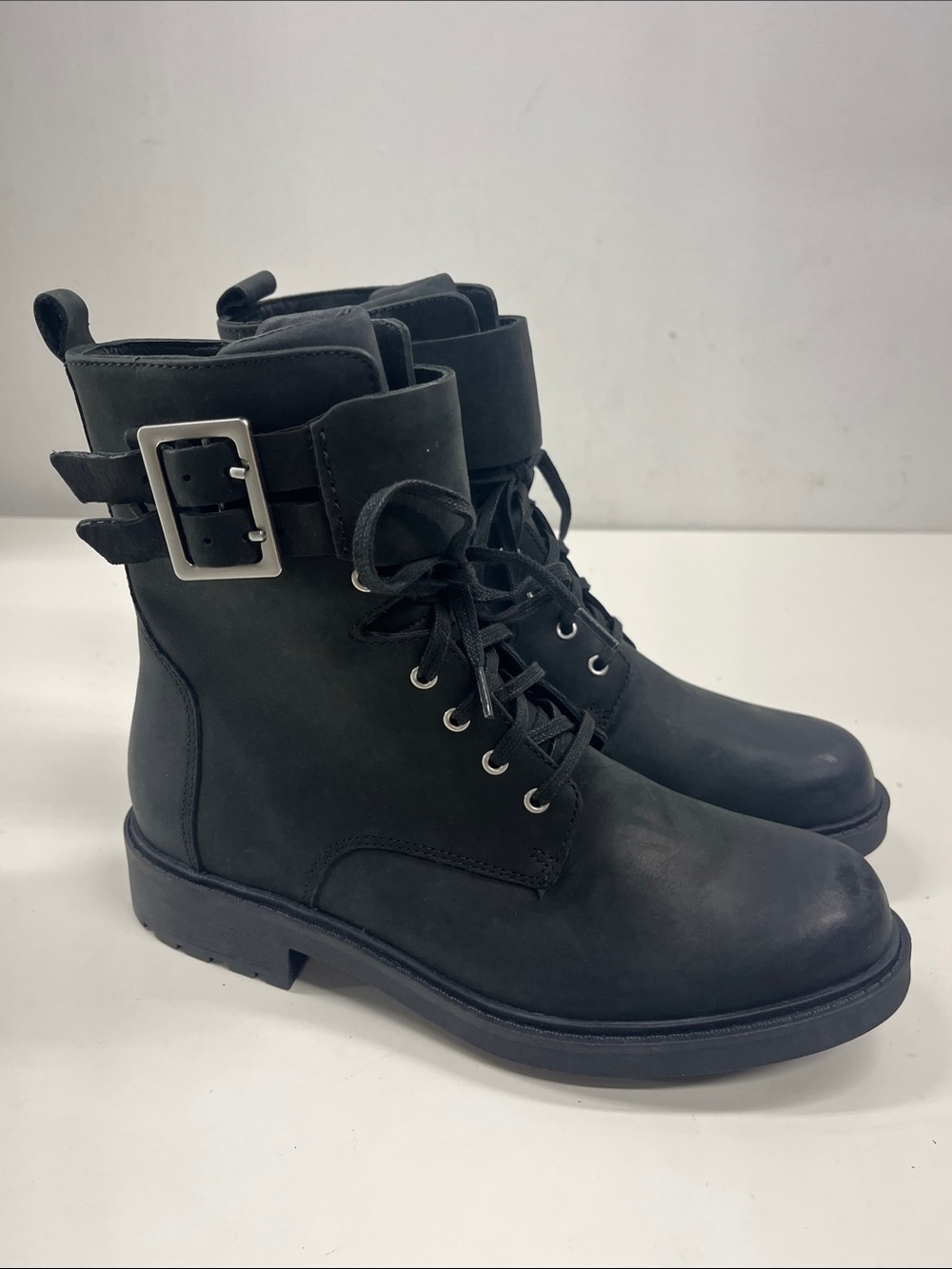 New Clarks Orinoco2 Lace Up Boots in Black Leather Size 8